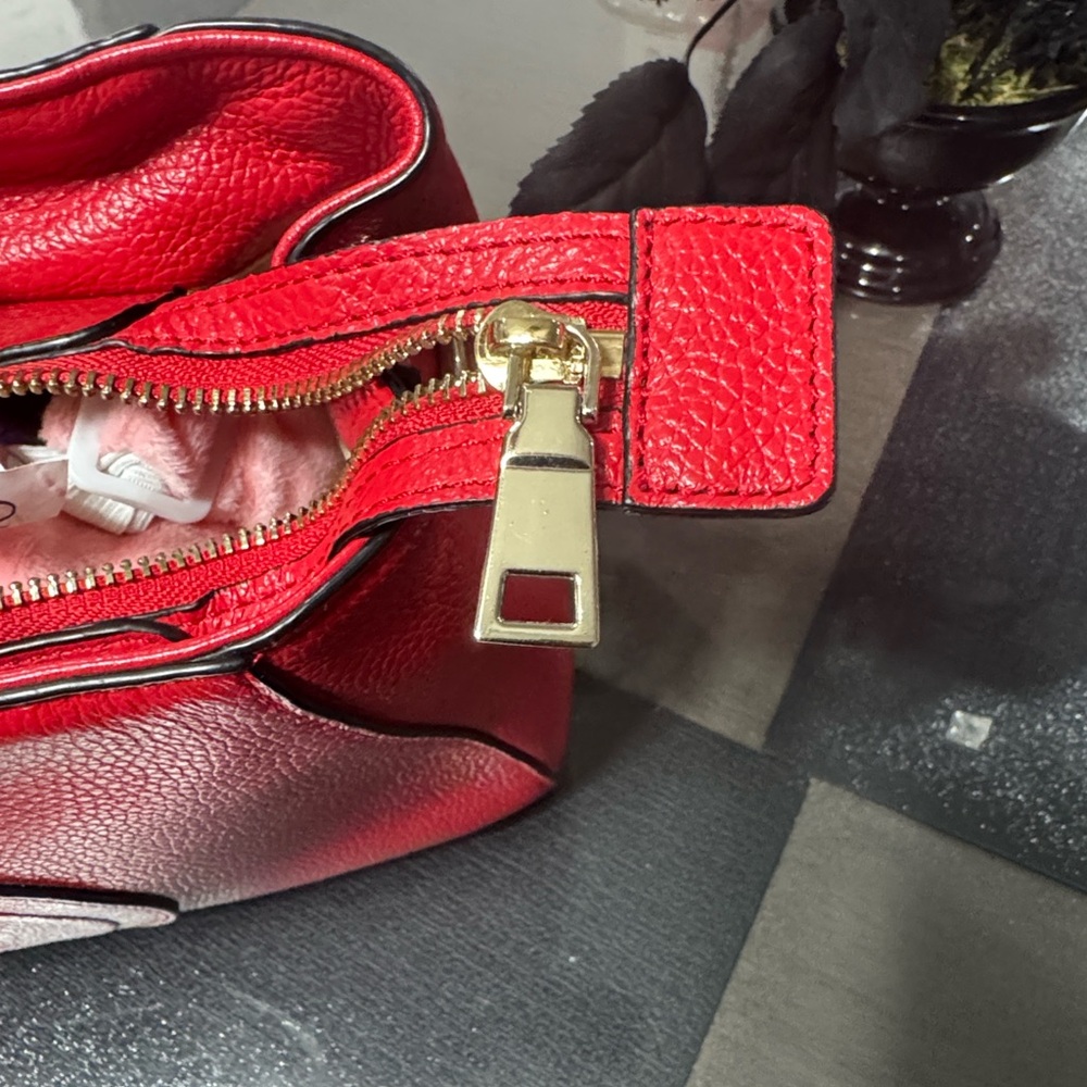 TUCKER TWEED Sedgefield Legacy Signature Handbag - Picture 8 of 13